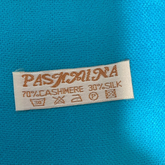 Blue Pashmina. - Picture 2 of 2